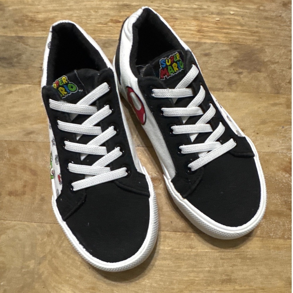 Ground Up Super Mario Sneakers Kids Size 13 White Black Good
